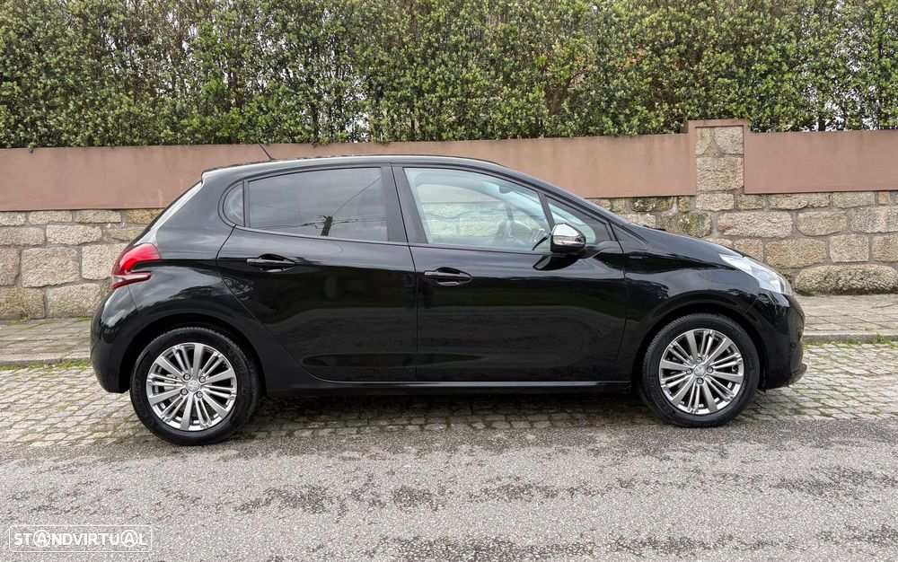 Peugeot 208 1.2 PureTech Signature - 14