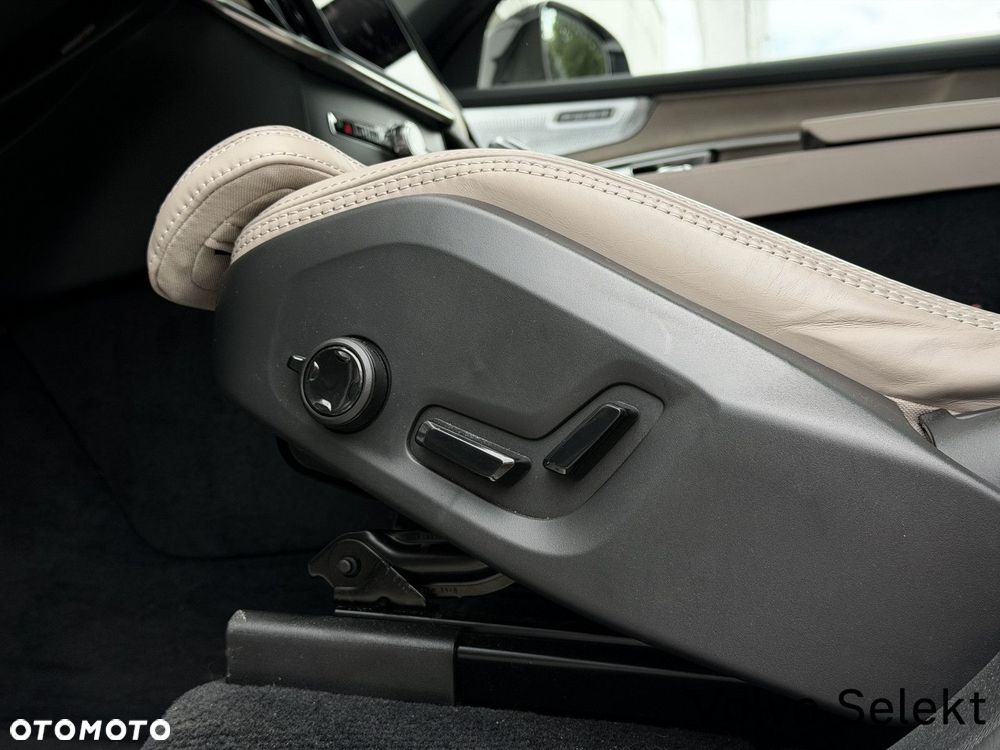 Volvo XC 90 - 23