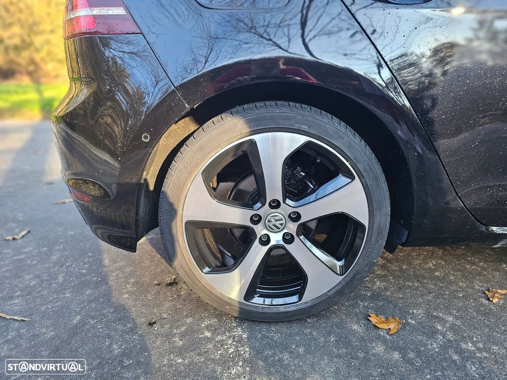 VW Golf 1.6 TDi R-Line - 31