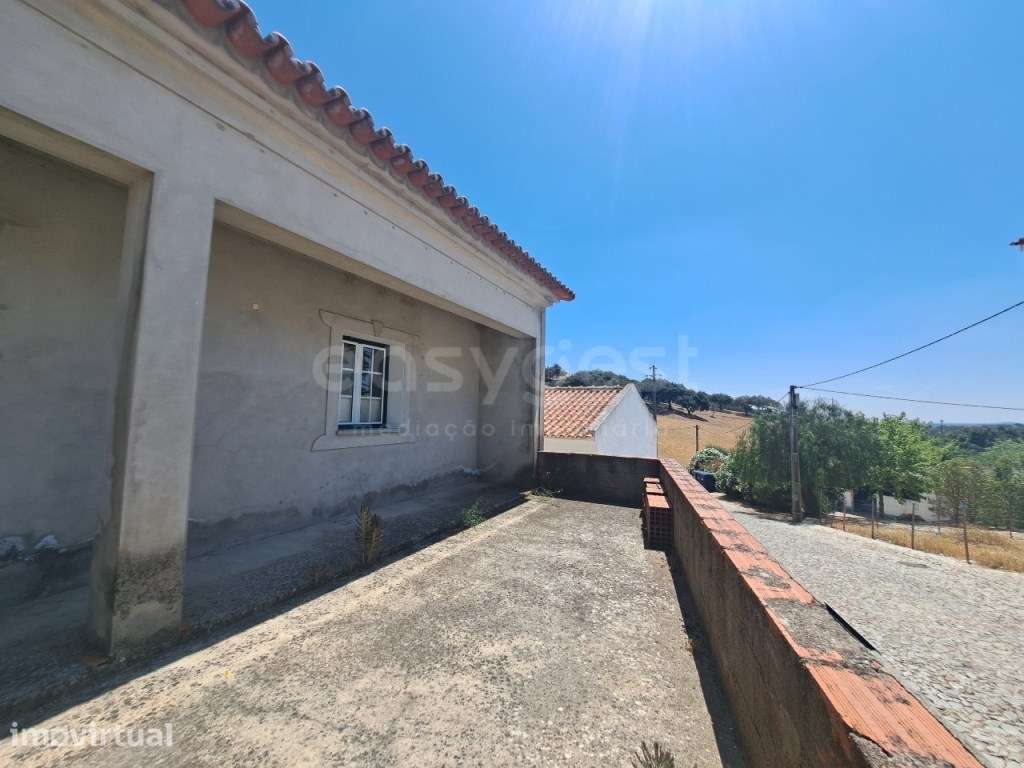Moradia Térrea com Quintal e Garagem e aproveitamento de Sótão no c... - Grande imagem: 2/39