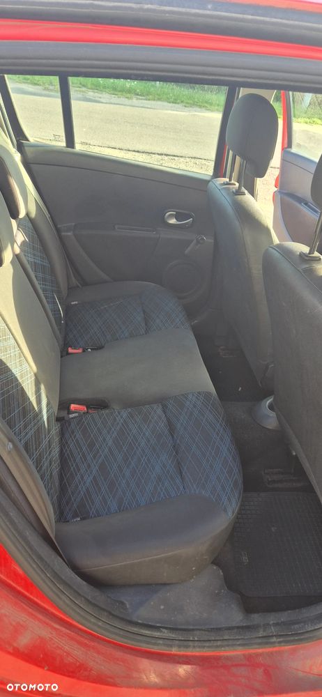 Renault Clio 1.2 16V All Inclusive - 16