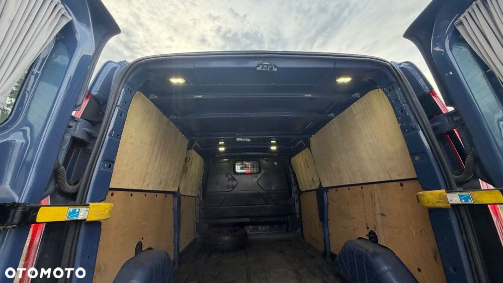 Ford TRANSIT CUSTOM - 23