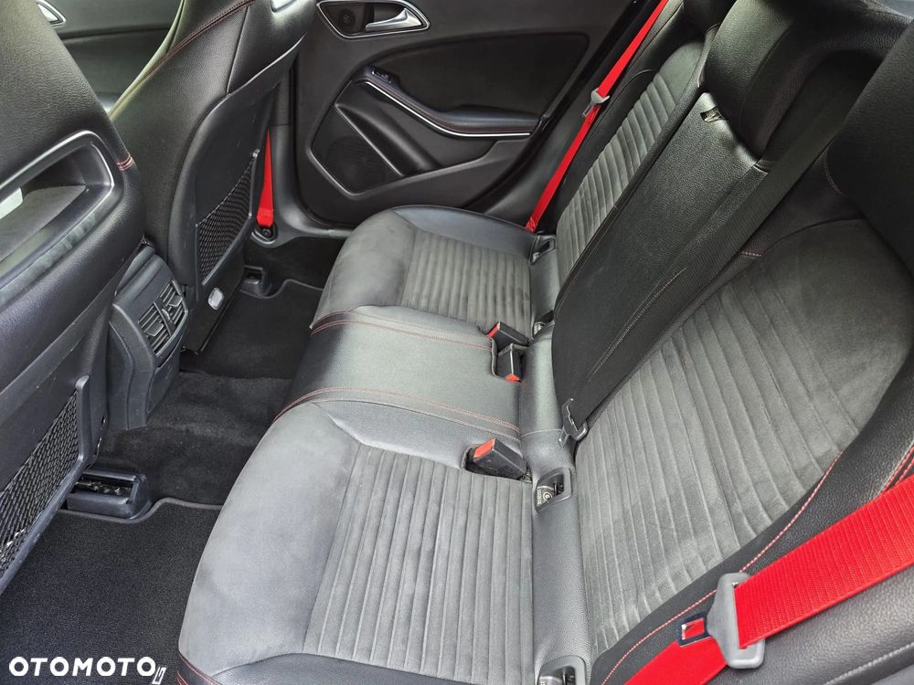 Mercedes-Benz Klasa A AMG 45 4Matic AMG Speedshift 7G-DCT - 21