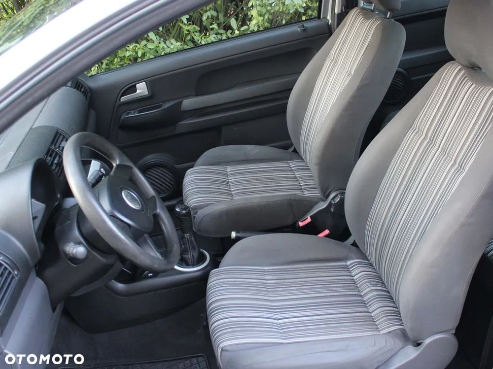 Volkswagen Fox - 8
