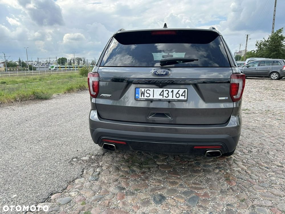Ford Explorer - 4