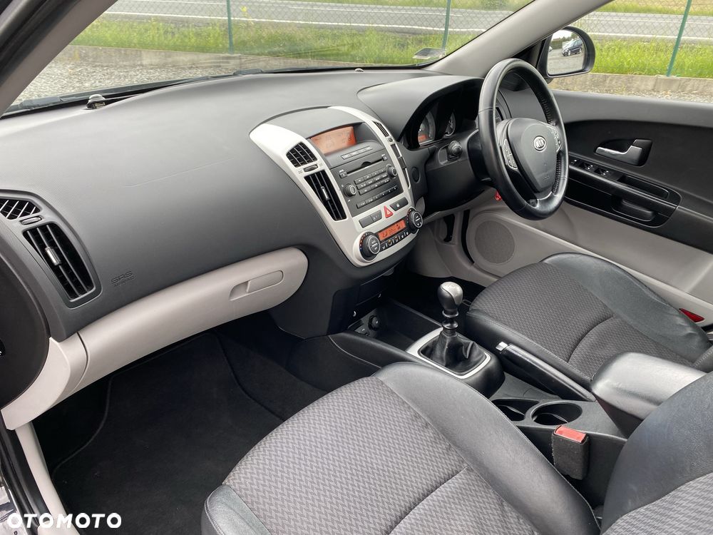 Kia Ceed - 7