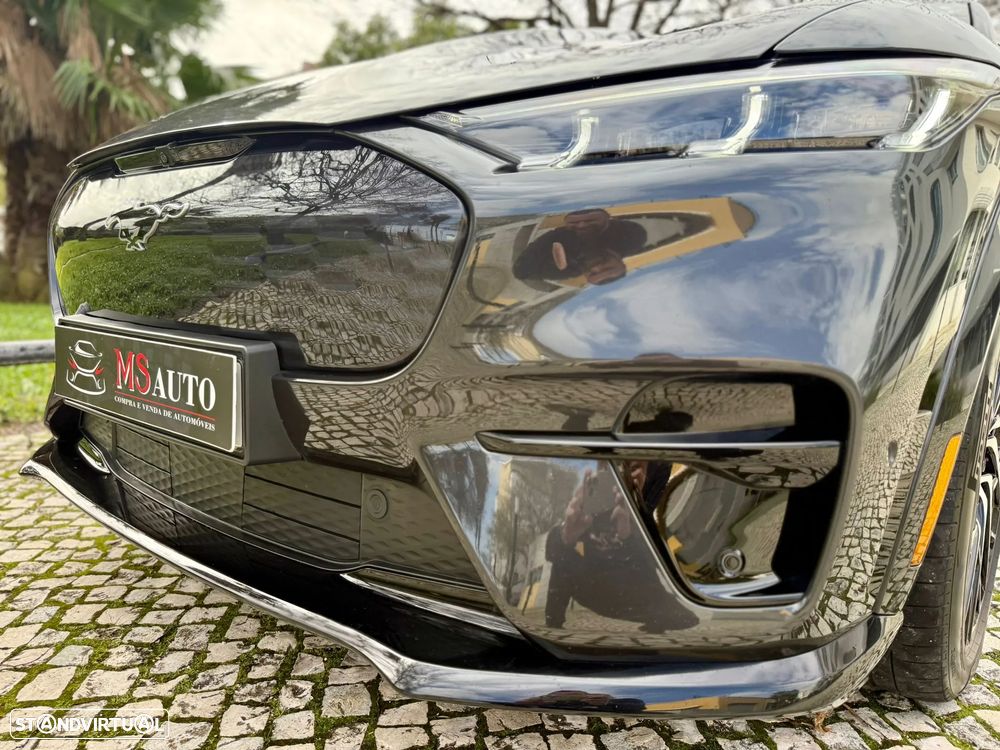 Ford Mustang Mach-E AWD GT - 45