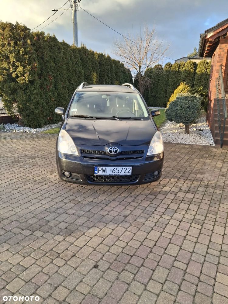 Toyota Corolla Verso - 3