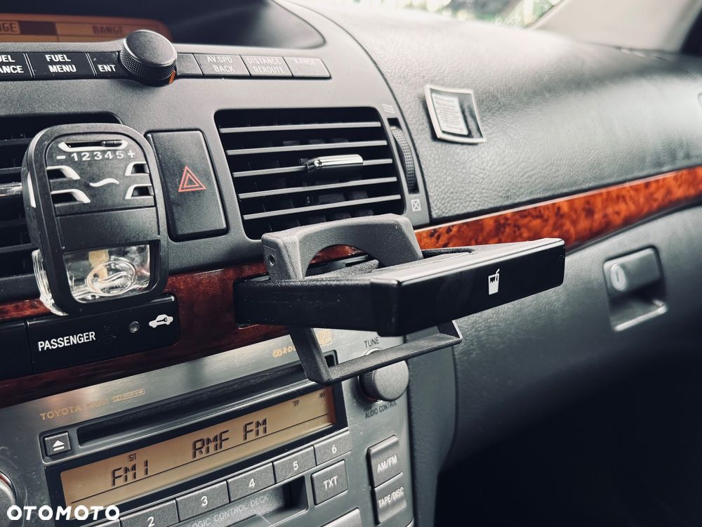 Toyota Avensis 2.0 D-4D Prestige - 24