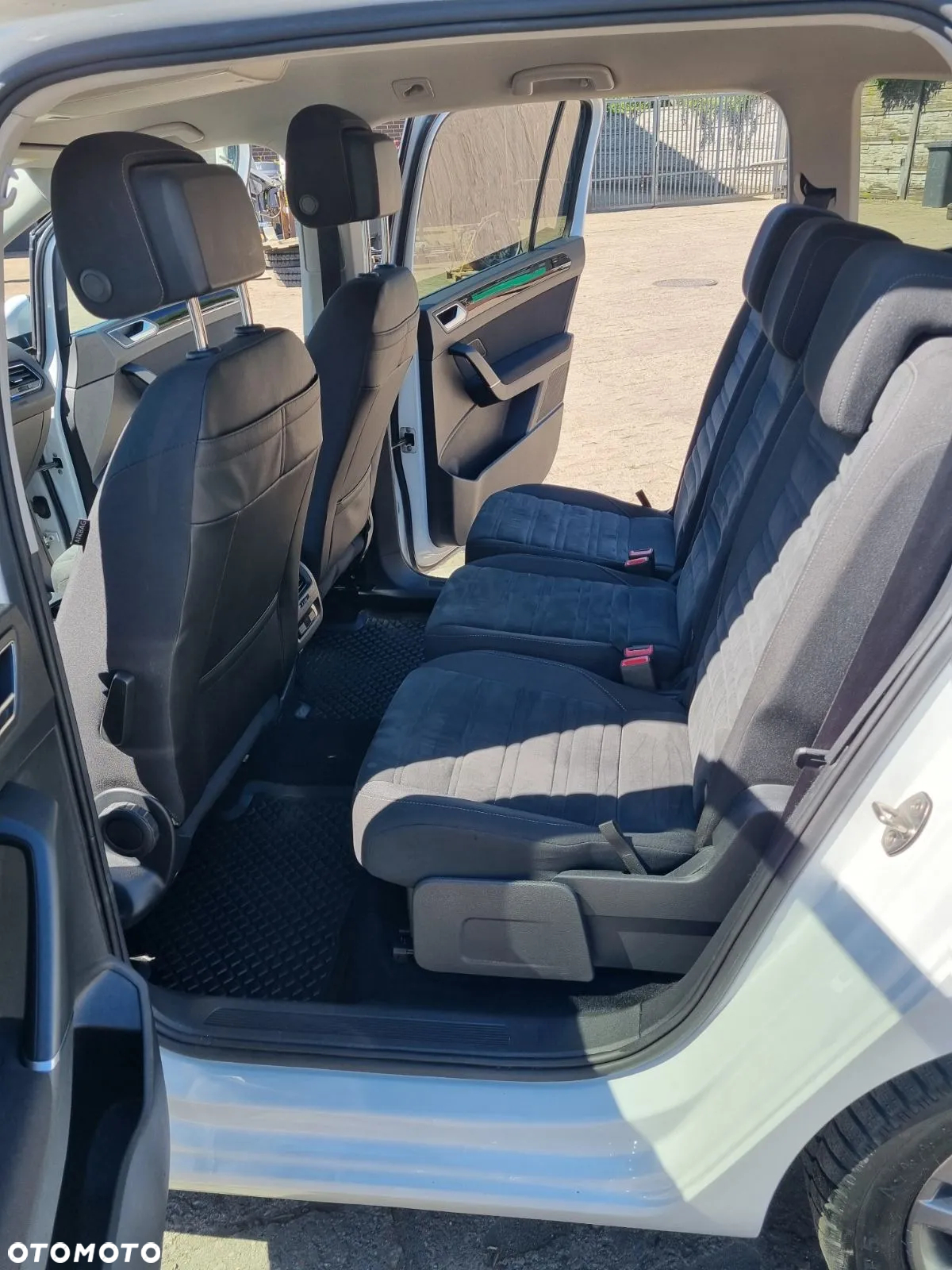 Volkswagen Touran 2.0 TDI SCR (BlueMotion Technology) DSG Highline - 13
