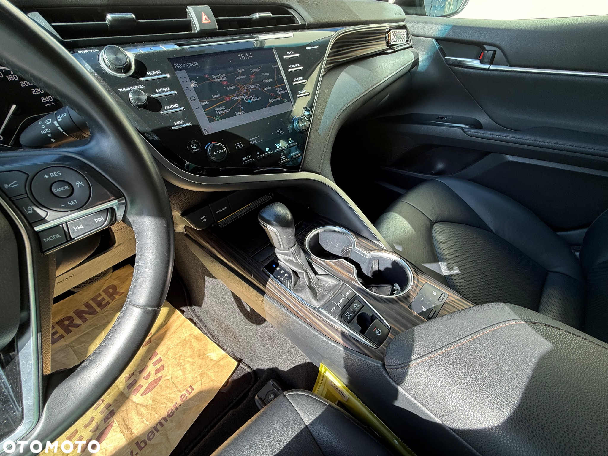 Toyota Camry 2.5 Hybrid Executive CVT - 31
