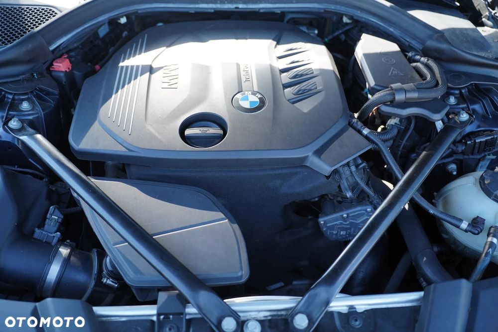 BMW Seria 5 520d Sport Line - 40