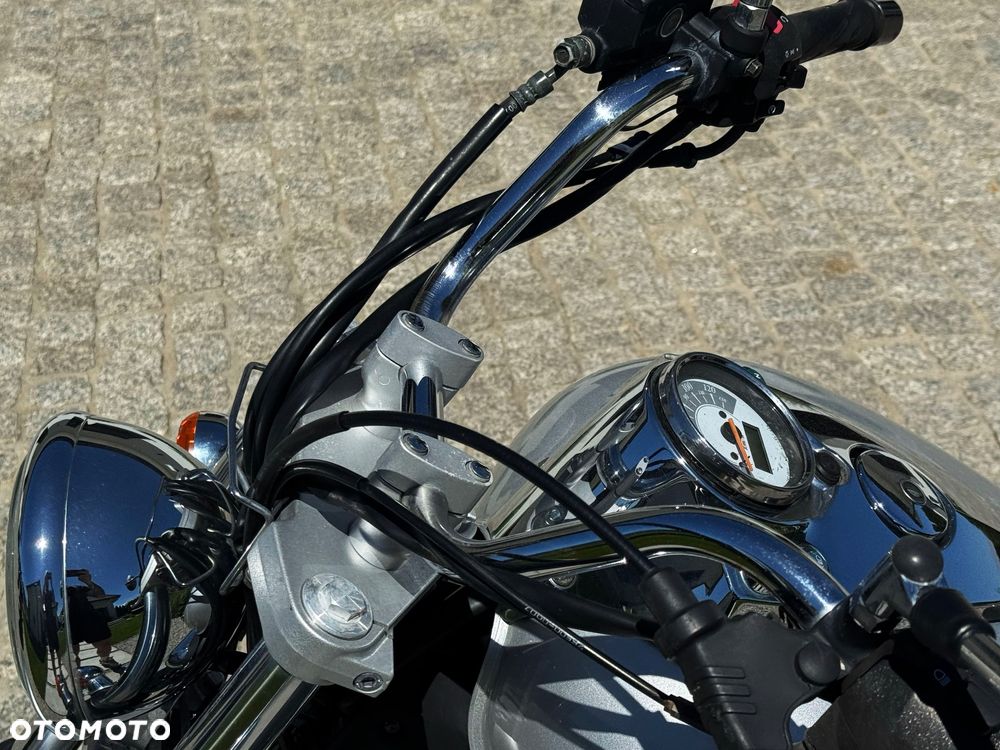 Suzuki Intruder - 21