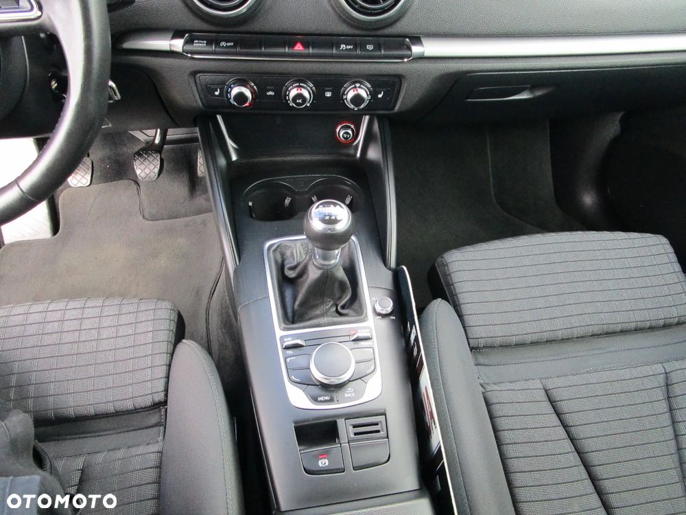 Audi A3 3-drzwiowe 2.0 TDI Ambition - 28