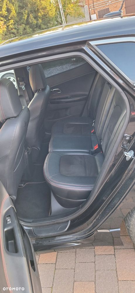 Kia Ceed - 11