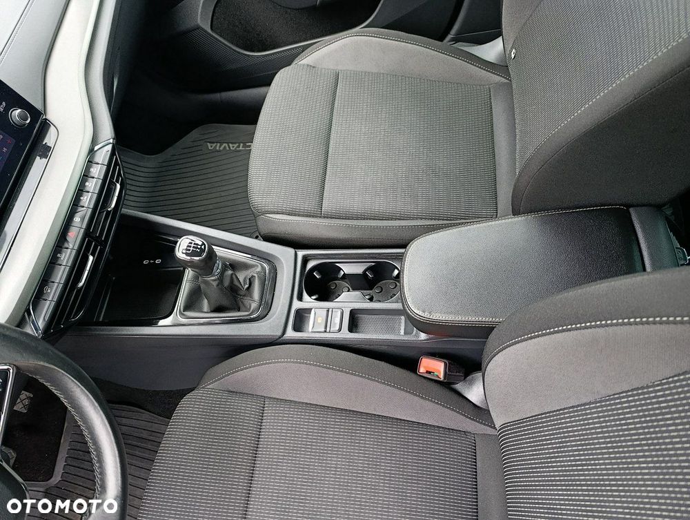 Skoda Octavia 1.5 TSI ACT Ambition - 25