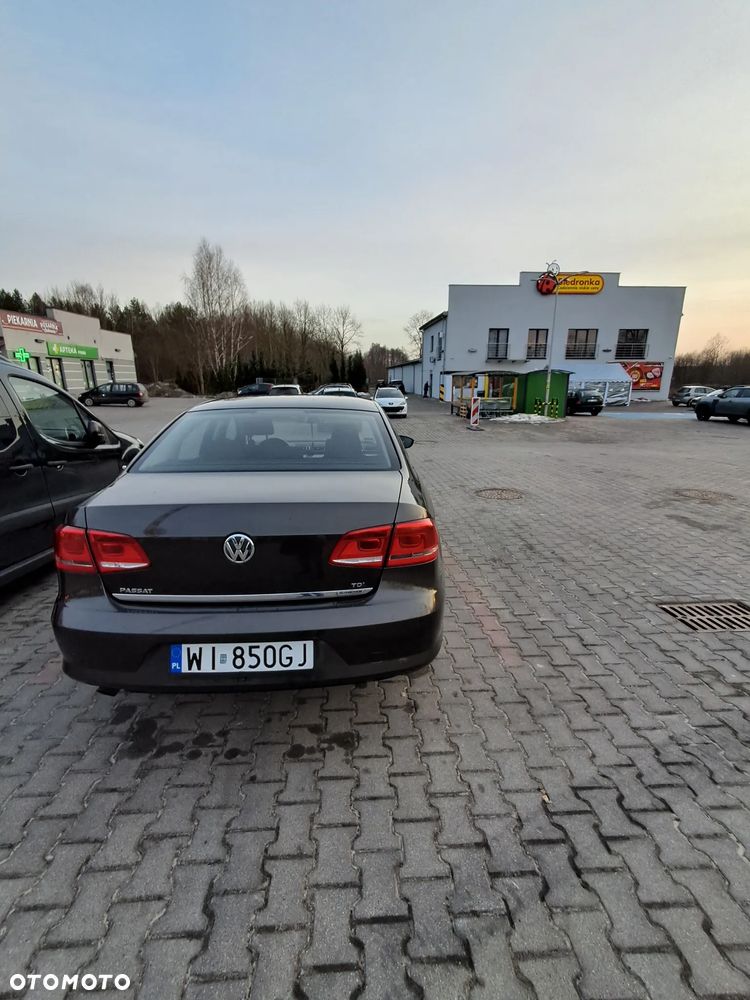 Volkswagen Passat 1.6 TDI Comfortline - 5