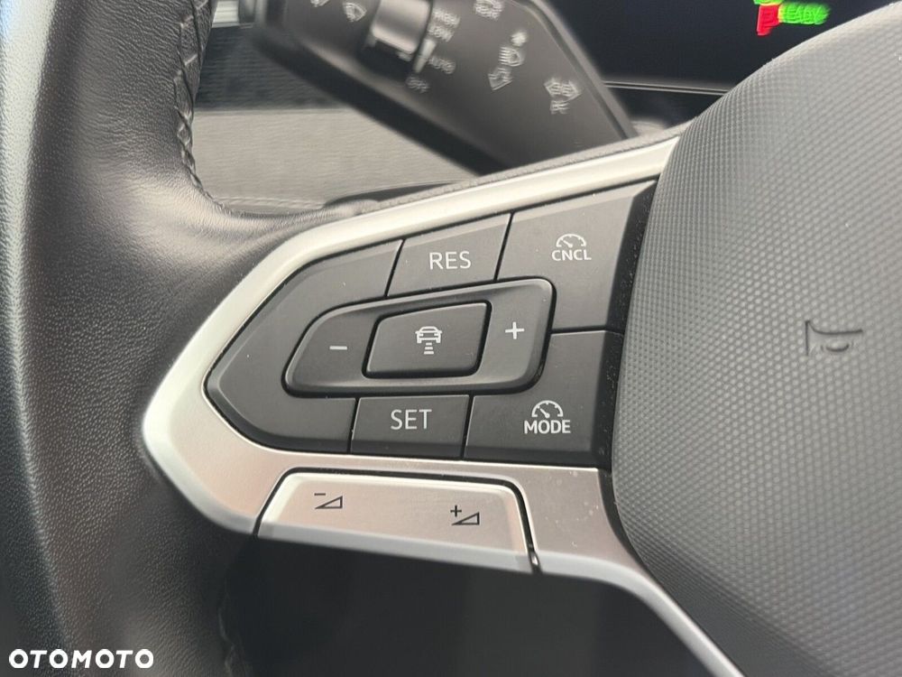Volkswagen Passat - 23