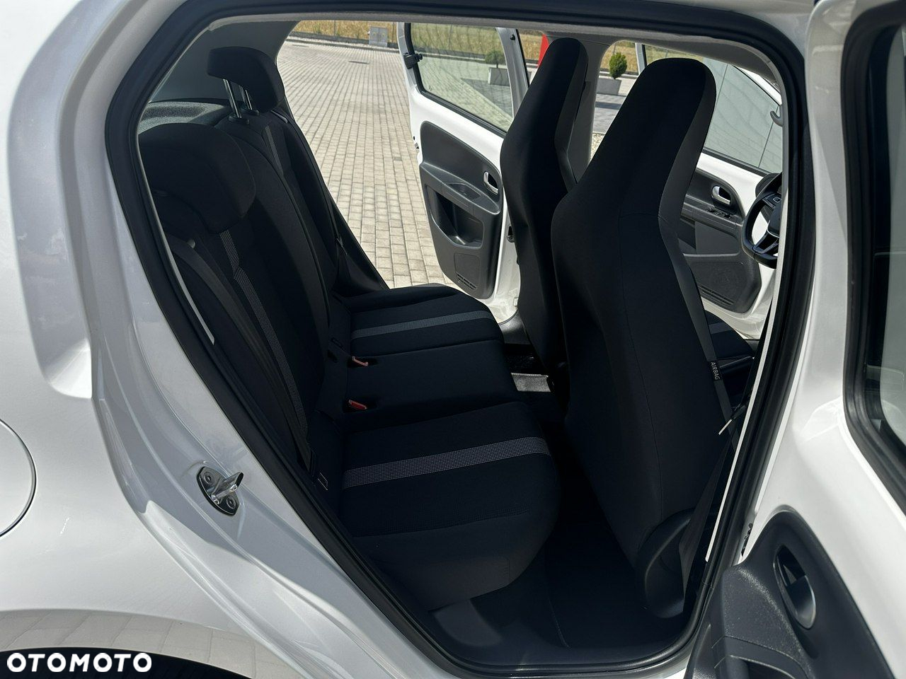Volkswagen up! TSI high - 14