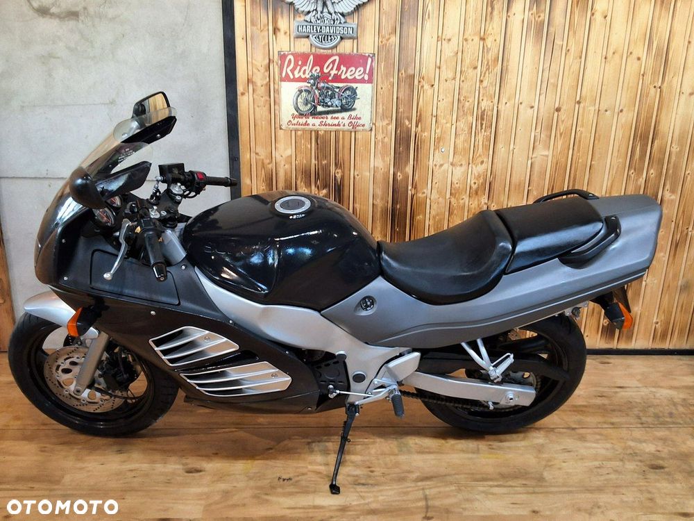 Suzuki RF - 7