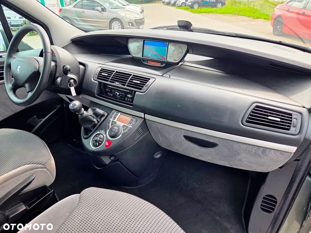 Peugeot 807 HDi 135 Premium - 35