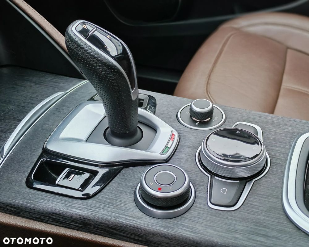 Alfa Romeo Stelvio - 8