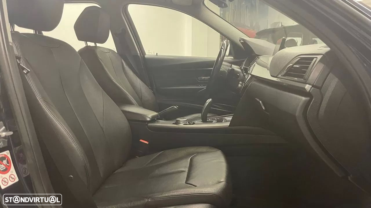 BMW 320 d Touring ED Line Luxury Auto - 17