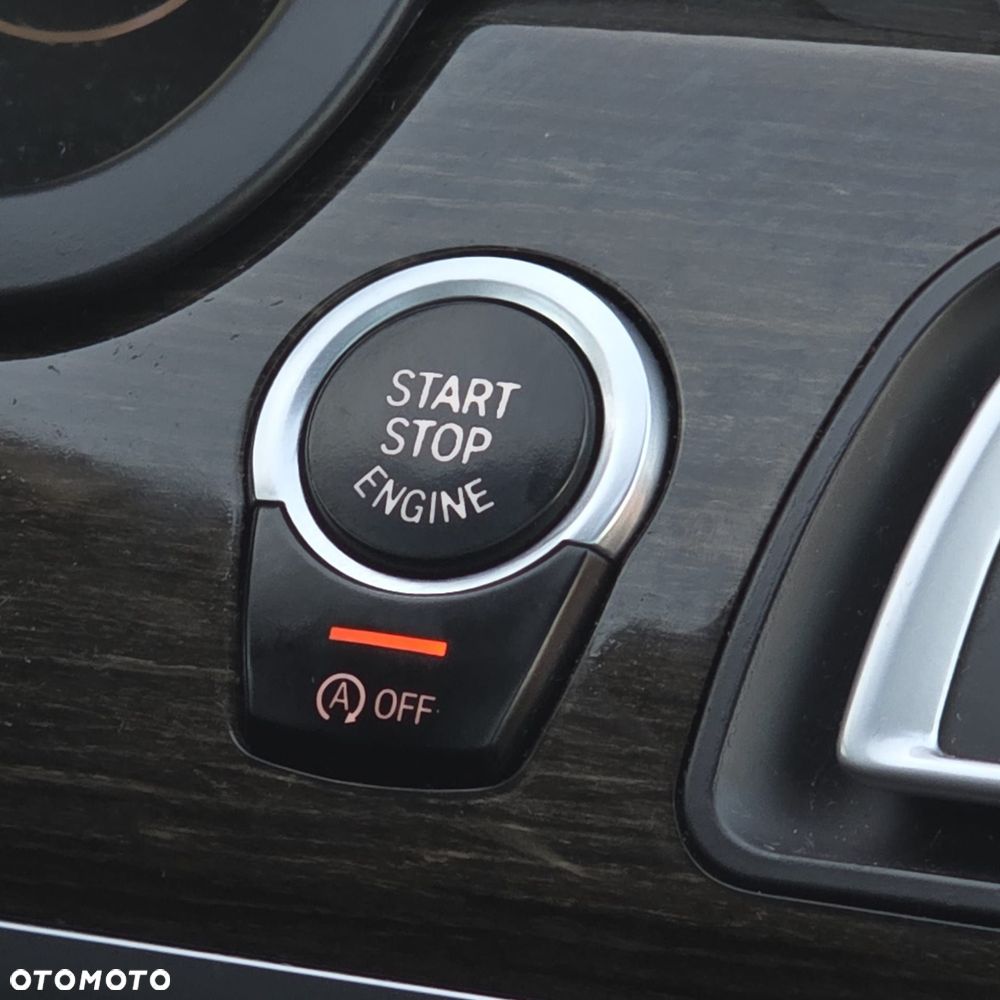 BMW Seria 7 730d xDrive - 34