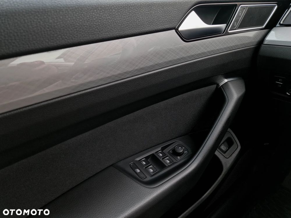 Volkswagen Passat 2.0 TSI Business DSG - 9