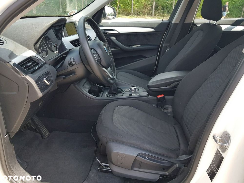 BMW X1 sDrive18d Advantage - 11