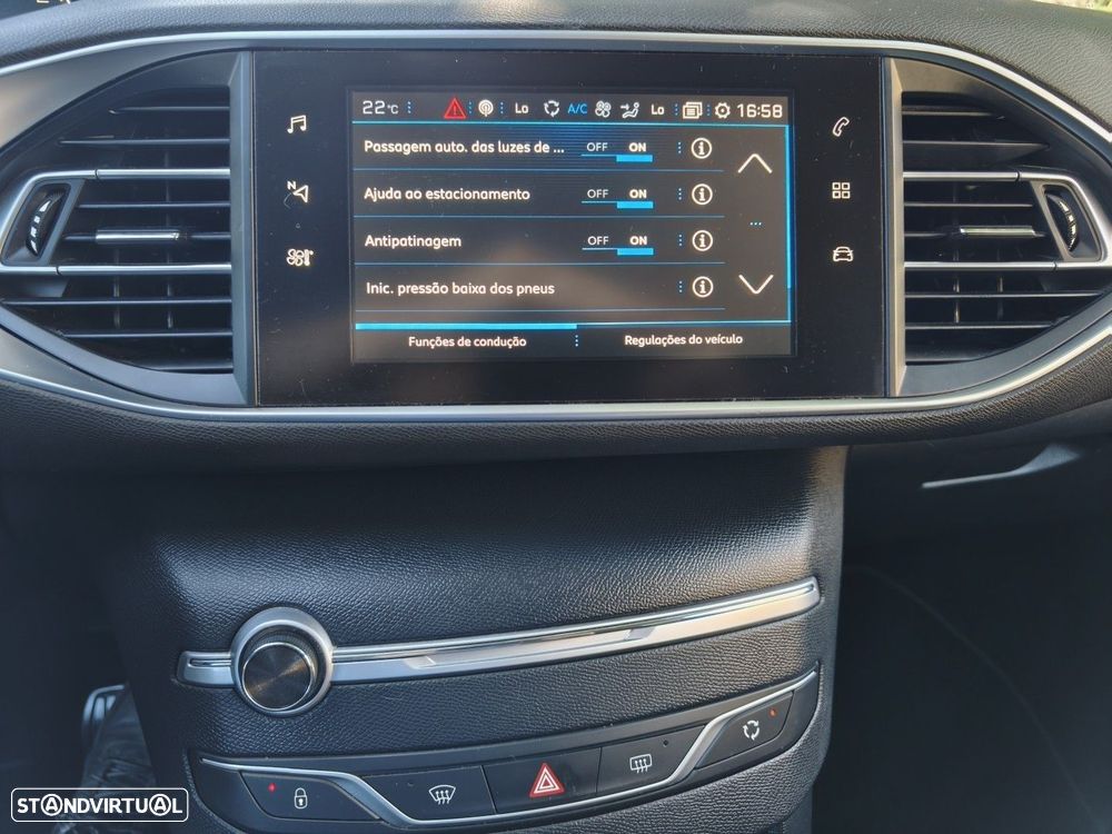 Peugeot 308 1.2 PureTech Allure J17 — fotografia 32