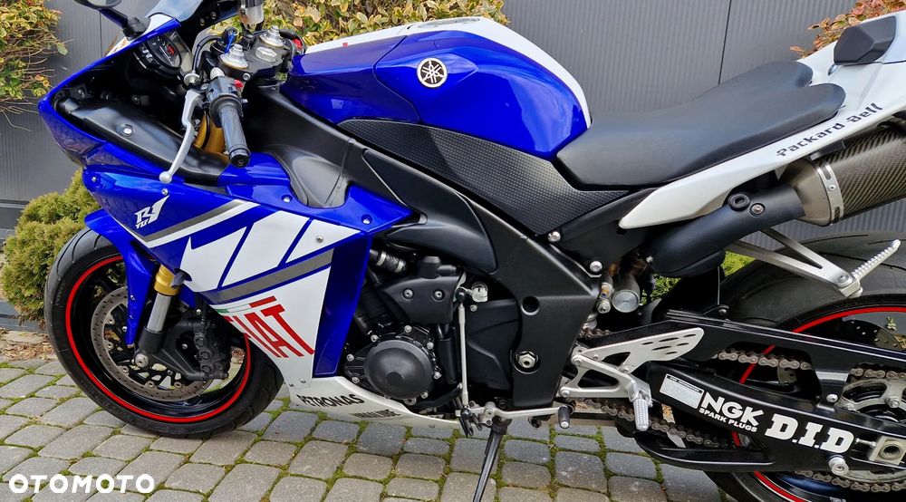 Yamaha R1 - 26