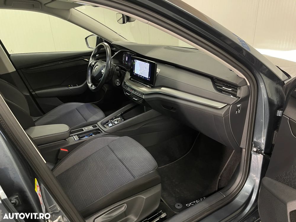 Skoda Octavia Combi 2.0 TDI DSG Ambition - 9