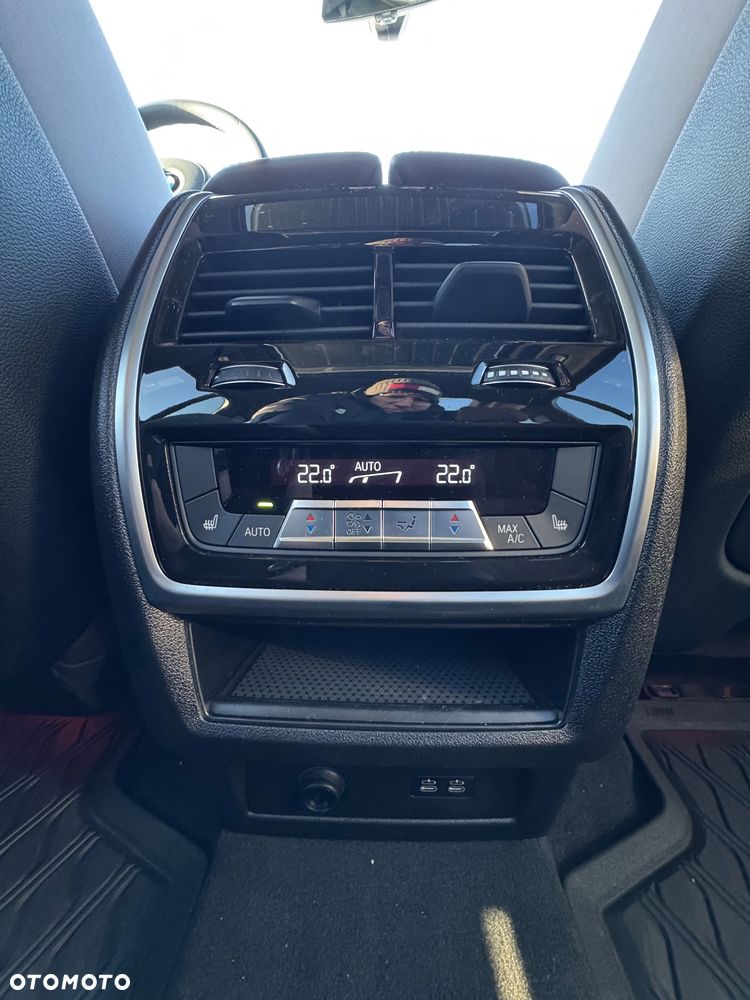 BMW X7 - 16