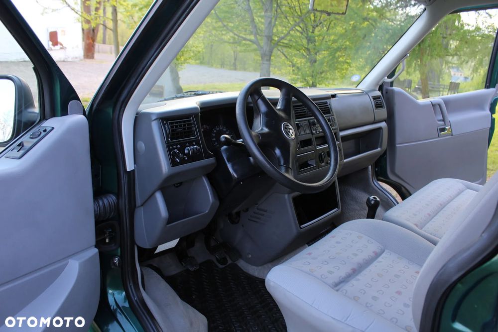 Volkswagen Caravelle GL - 14