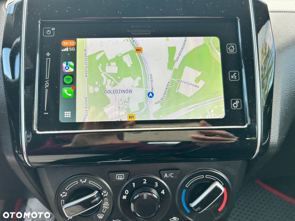 Suzuki Swift 1.2 Premium Plus - 10