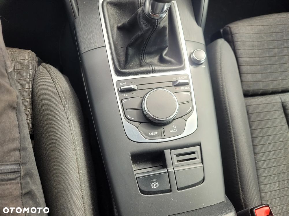 Audi A3 Sportback 1.6 TDI DPF Ambition - 33