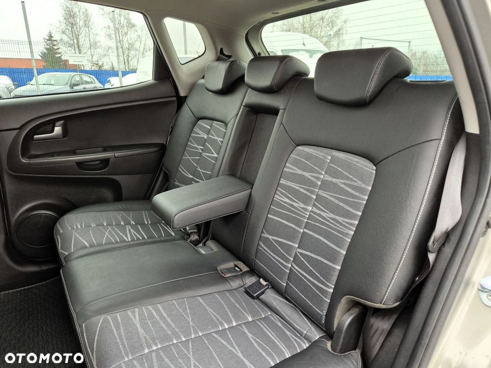 Kia Venga 1.6 L - 17