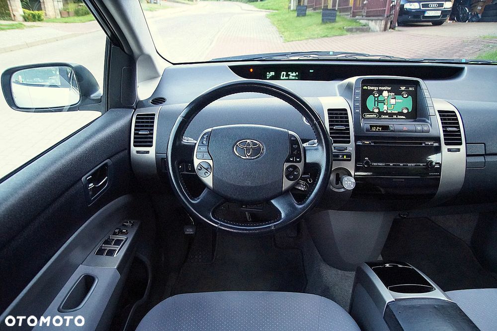 Toyota Prius 1.5 VVT-i Prestige - 12