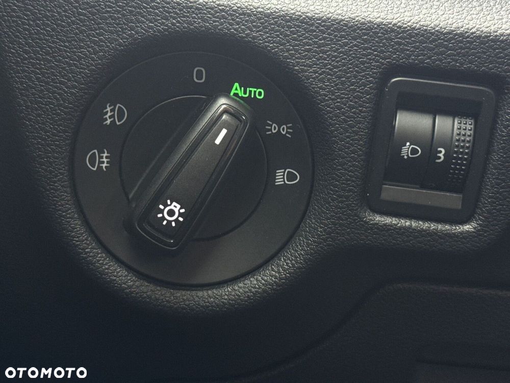 Skoda Kamiq 1.0 TSI Selection DSG - 30