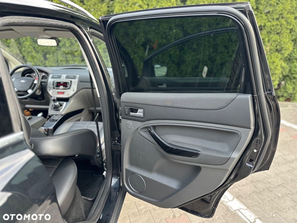 Ford Kuga 2.0 TDCi 4x4 Titanium - 32