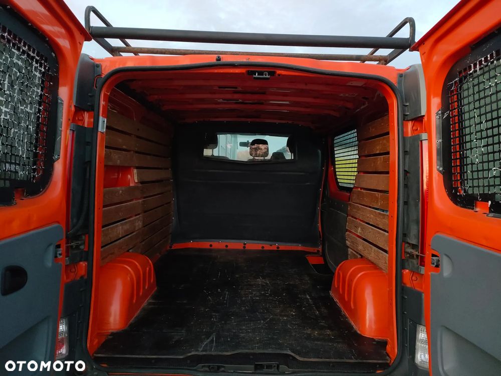 Renault Trafic - 16