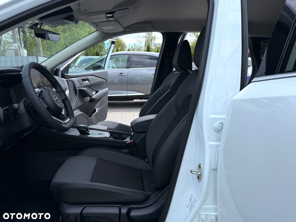Nissan Qashqai 1.3 DIG-T N-Connecta DCT - 31