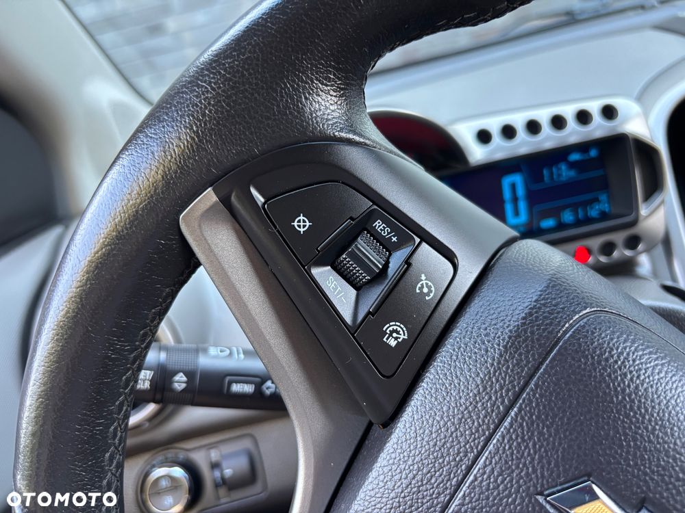 Chevrolet Aveo 1.6 LTZ S/S - 18
