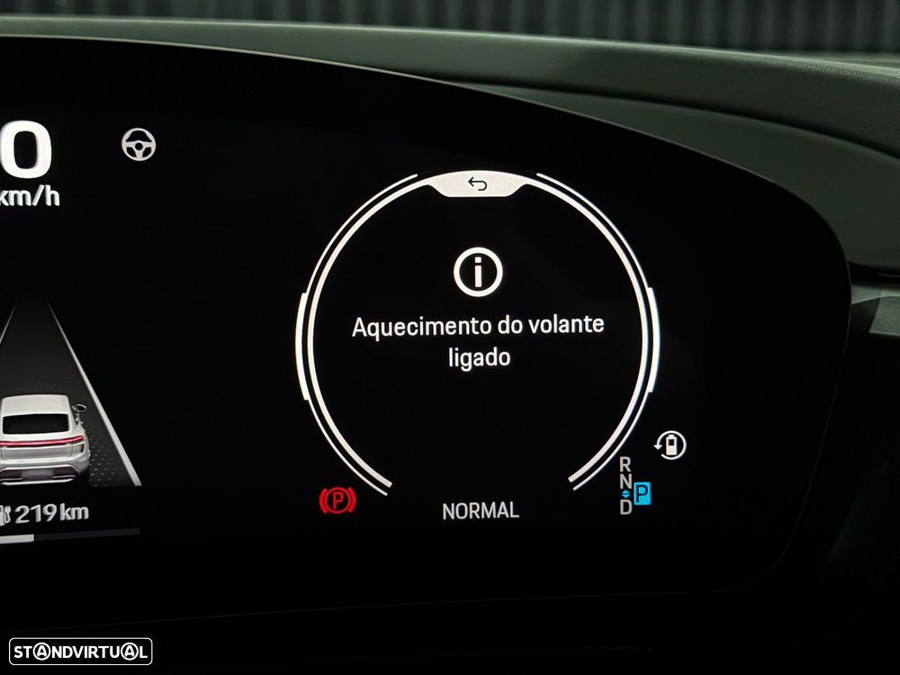 Porsche Macan Electric 4 - 22