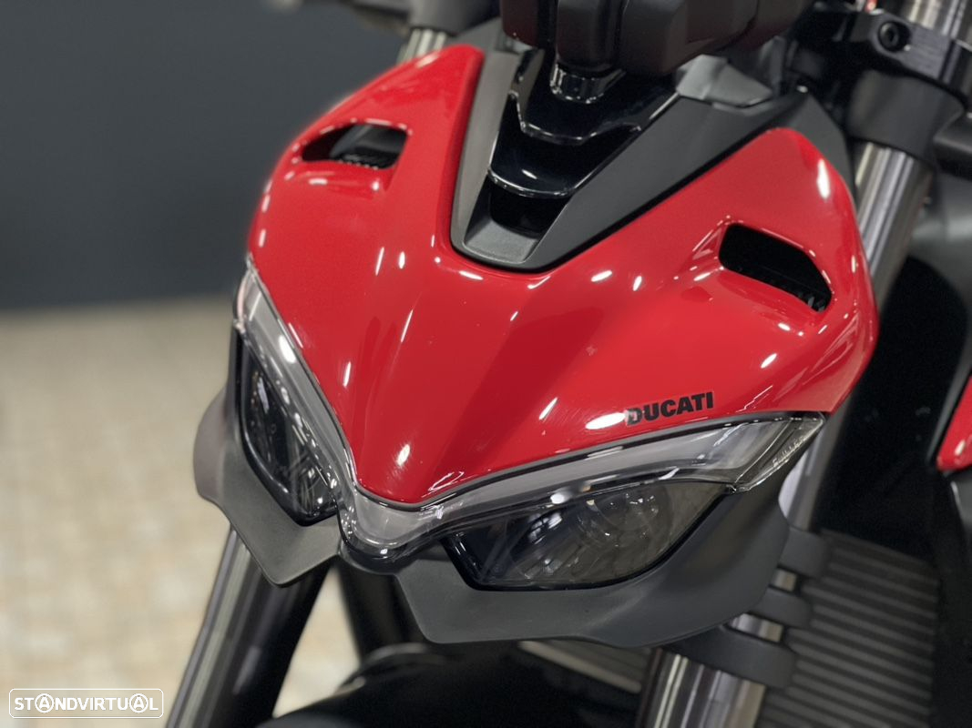Ducati Streetfighter V2 - 2