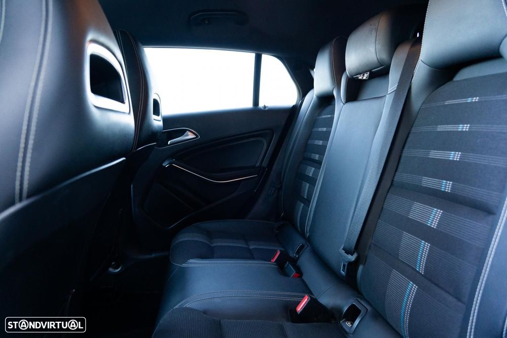 Mercedes-Benz CLA 180 d Shooting Brake Urban - 8