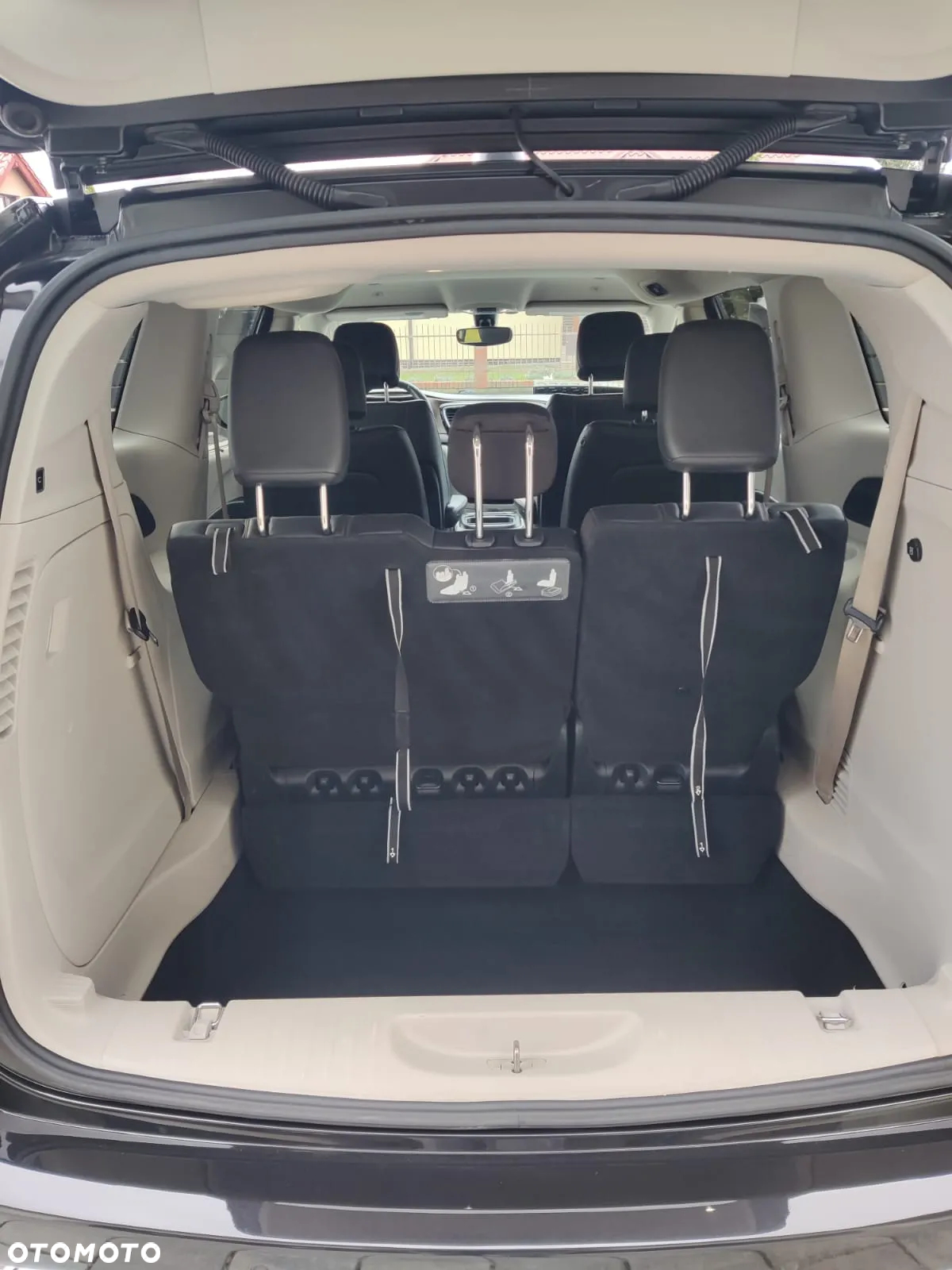 Chrysler Pacifica - 19