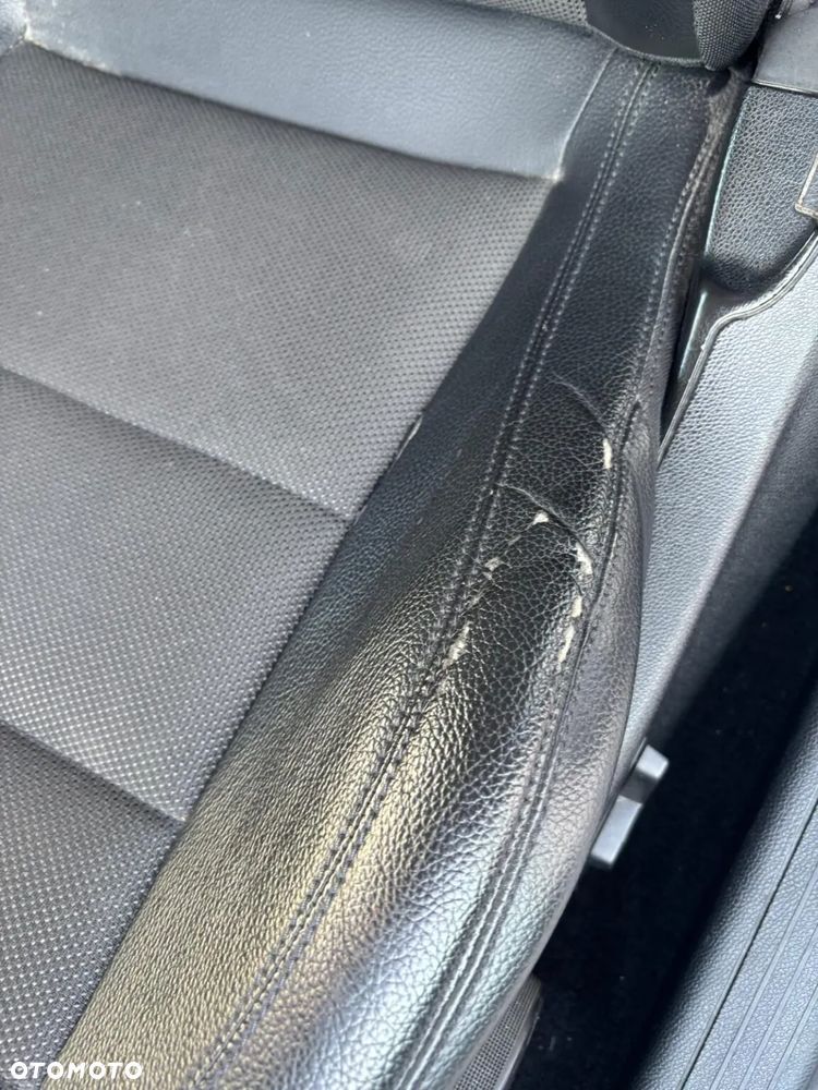 Mercedes-Benz Klasa C 180 Coupe BlueEFFICIENCY 7G-TRONIC - 22