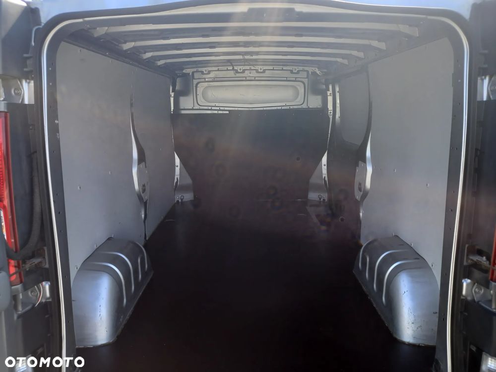 Opel VIVARO - 17
